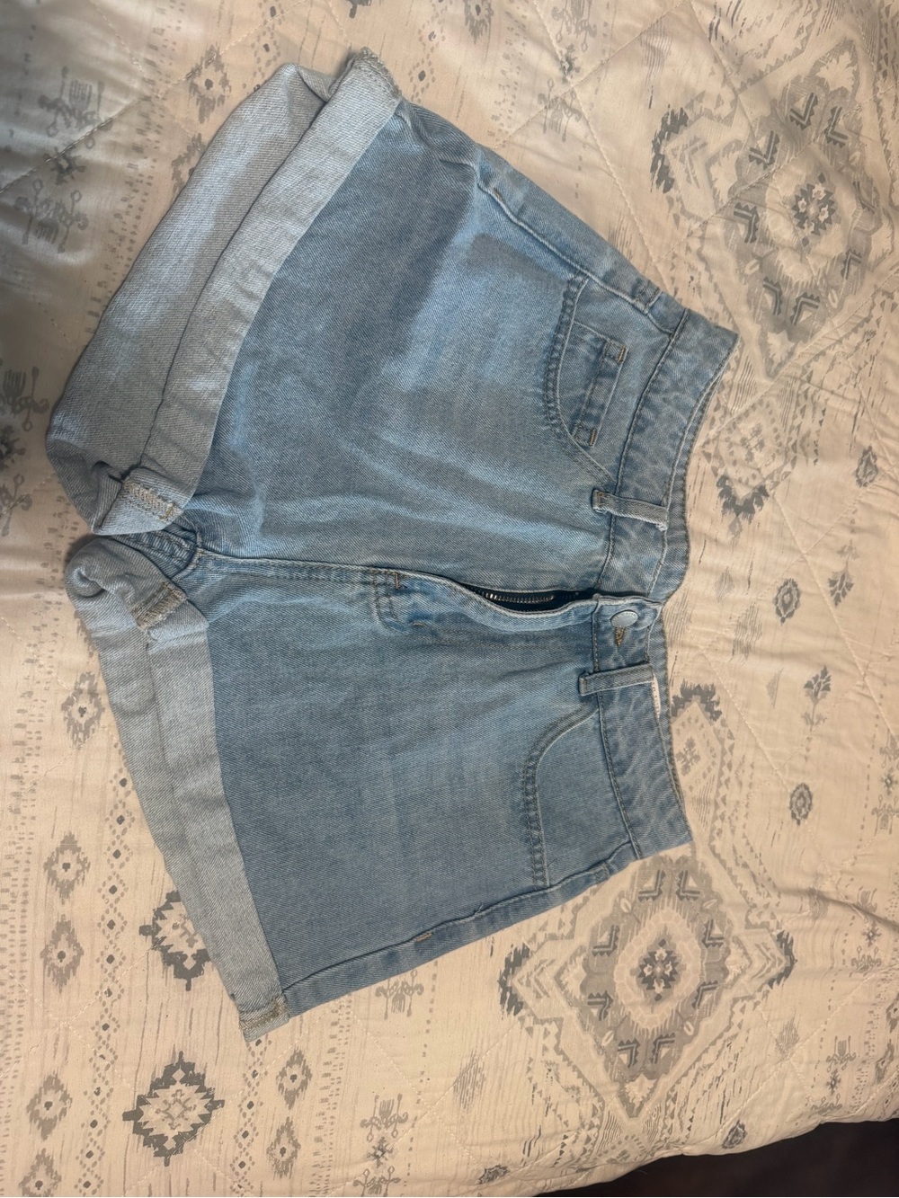 SHEIN Light Blue Roll-Cuff Denim Shorts